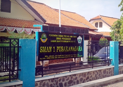 Kemeriahan Pembagian Rapot SMAN 1 Pusakangara Dimeriahkan Kejutan Spesial dari Pegadaian Apriyani